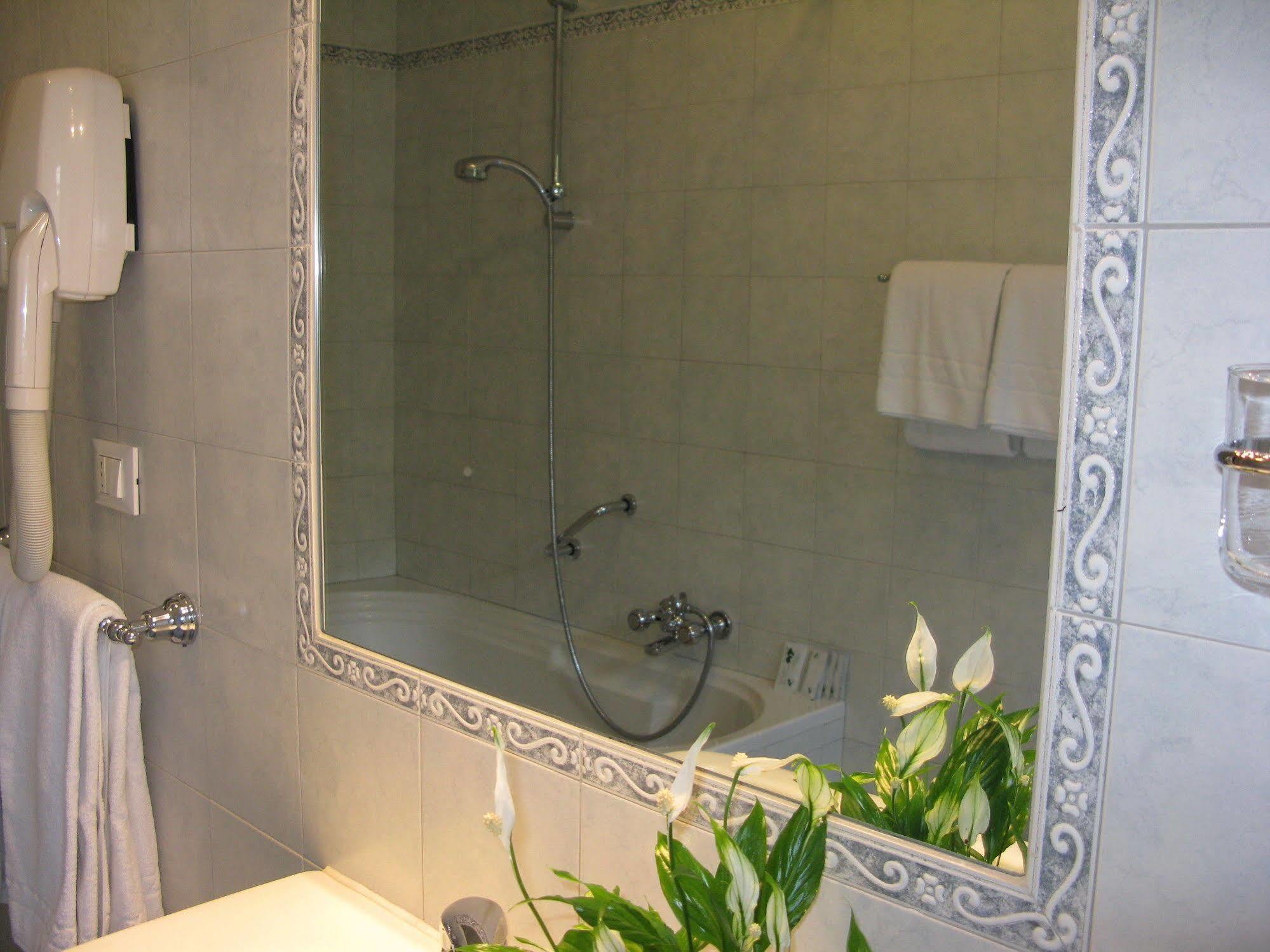 רומא York Hotel מראה חיצוני תמונה