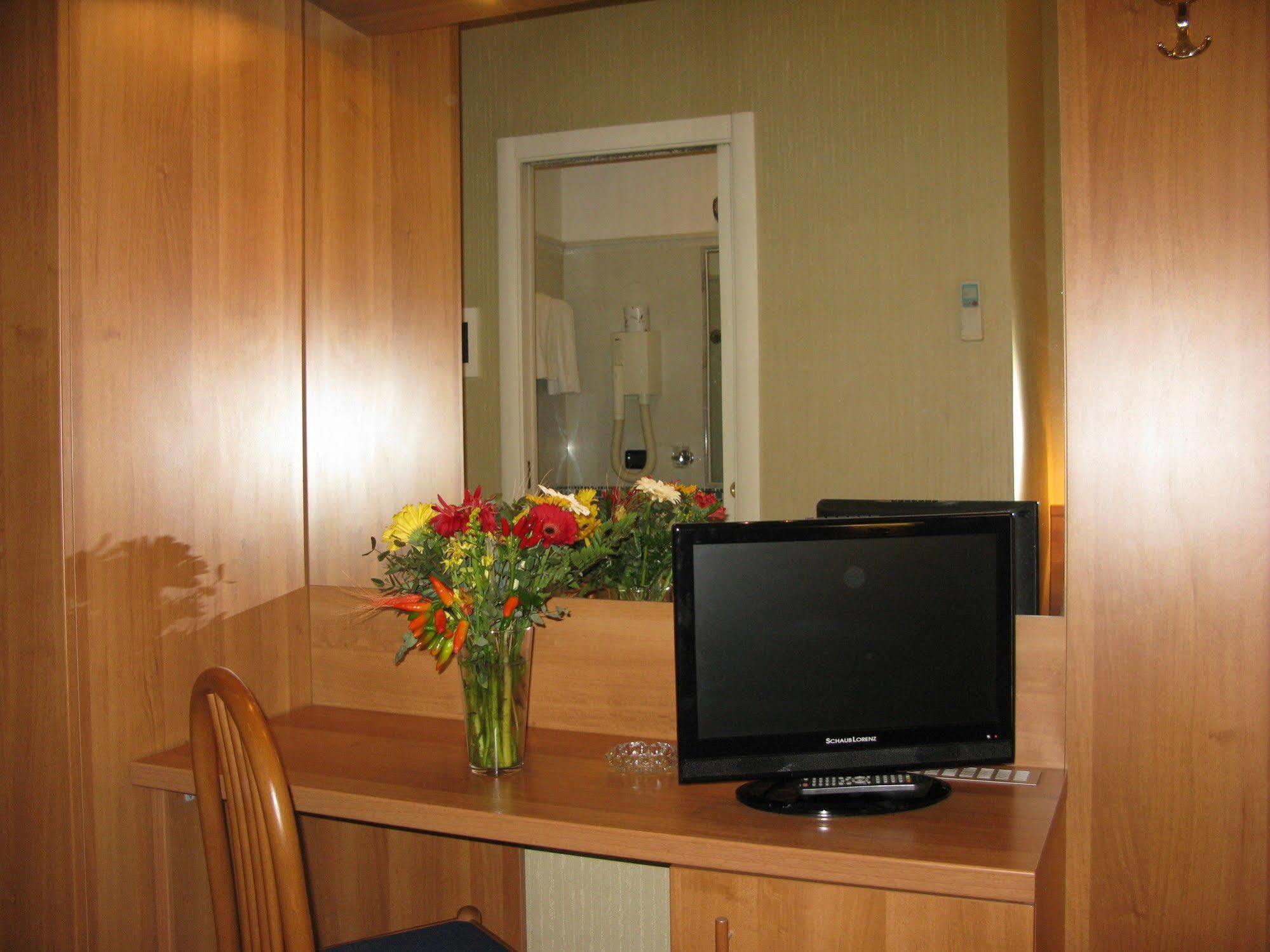 רומא York Hotel מראה חיצוני תמונה