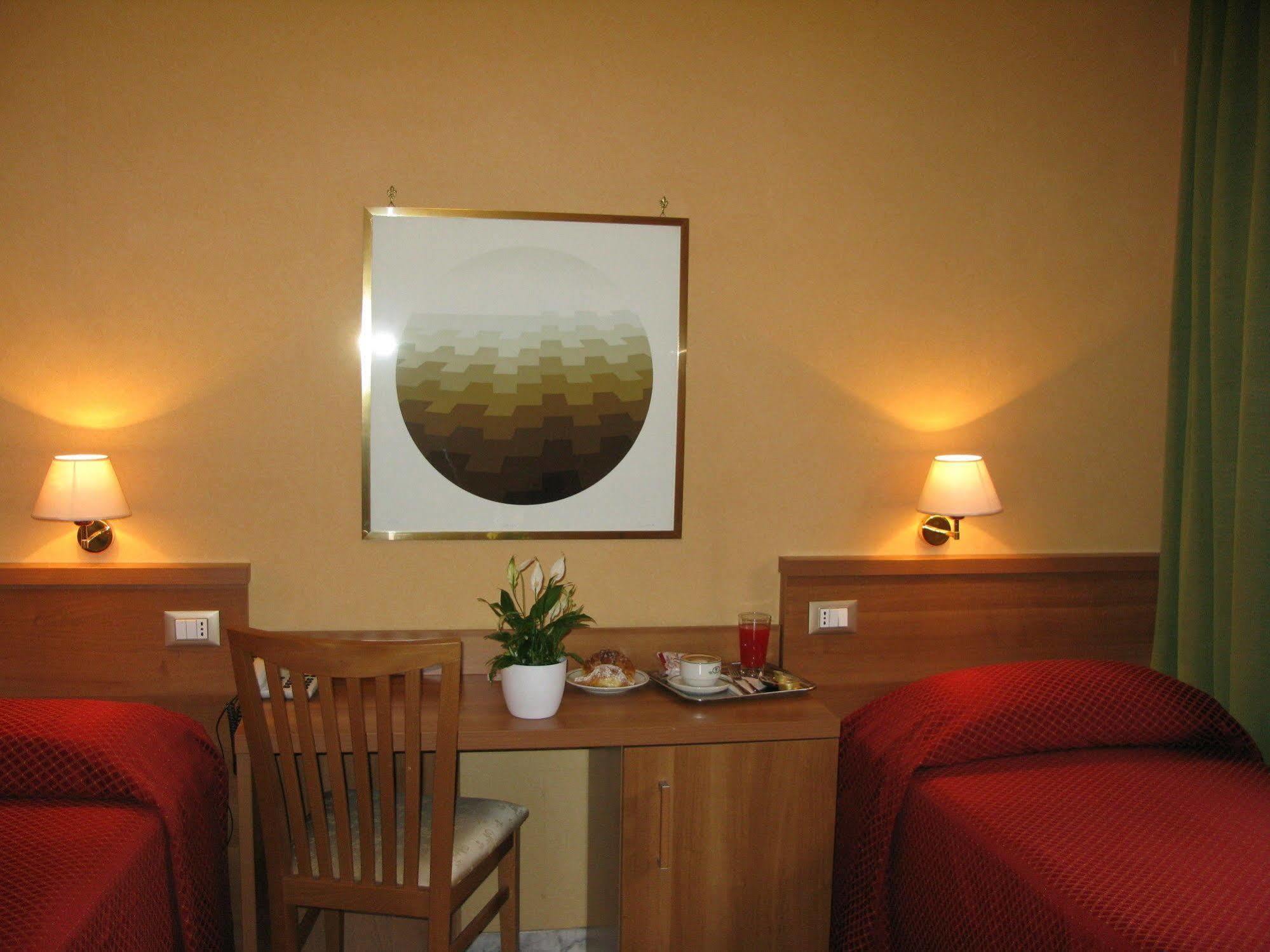 רומא York Hotel מראה חיצוני תמונה