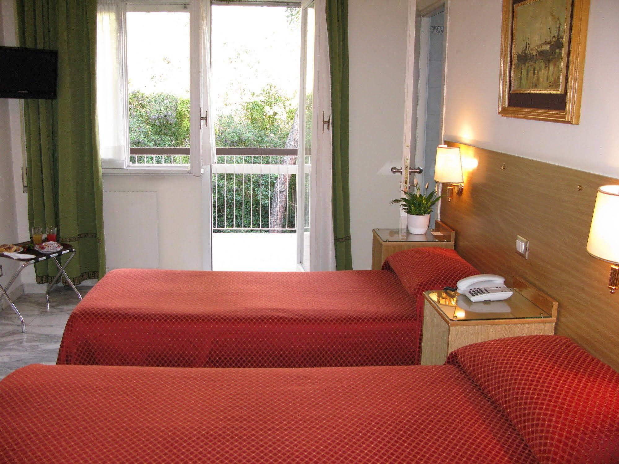 רומא York Hotel מראה חיצוני תמונה